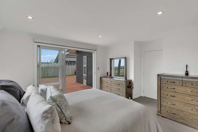 Photo of property in 27 Silicon Way, Fitzherbert, Palmerston North, 4410