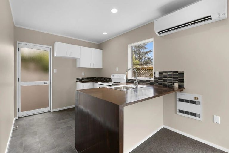 Photo of property in 2/1400 Woodstock Avenue, Mayfair, Hastings, 4122