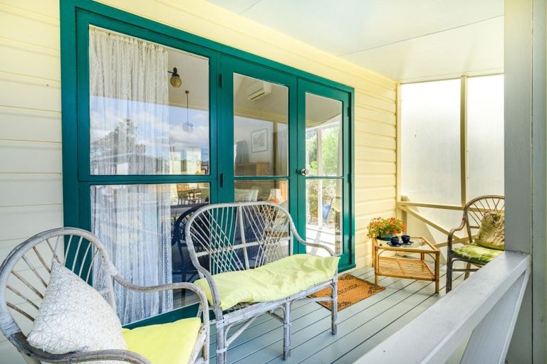 Photo of property in 2 Escort Grove, Awapuni, Palmerston North, 4412