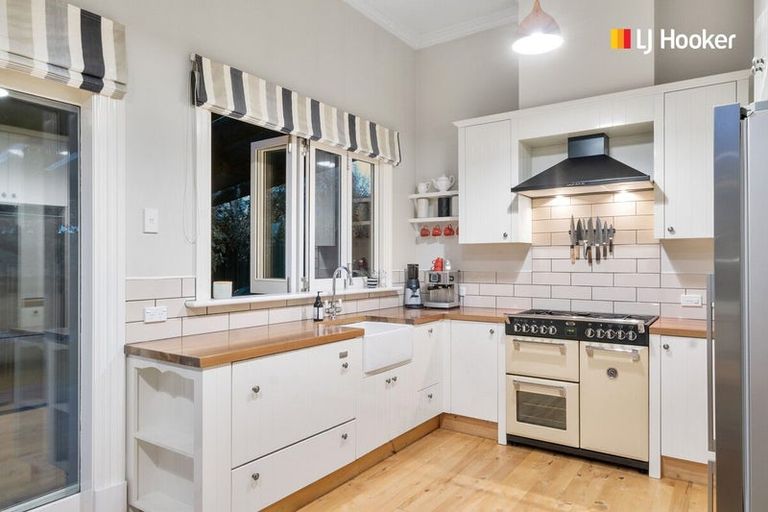 Photo of property in 73 Royal Crescent, Saint Kilda, Dunedin, 9012