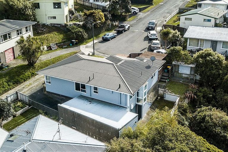 Photo of property in 11 Kimball Place, Johnsonville, Wellington, 6037