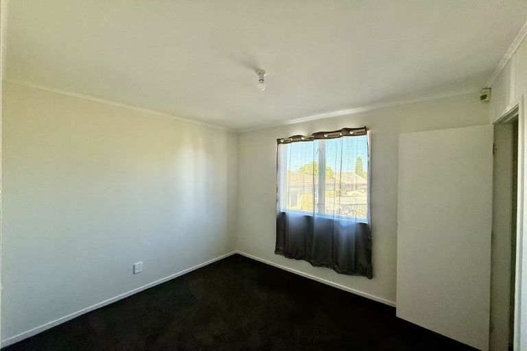 Photo of property in 129 Aviemore Drive, Highland Park, Auckland, 2010