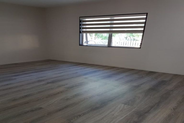 Photo of property in 208 Don Buck Road, Massey, Auckland, 0614