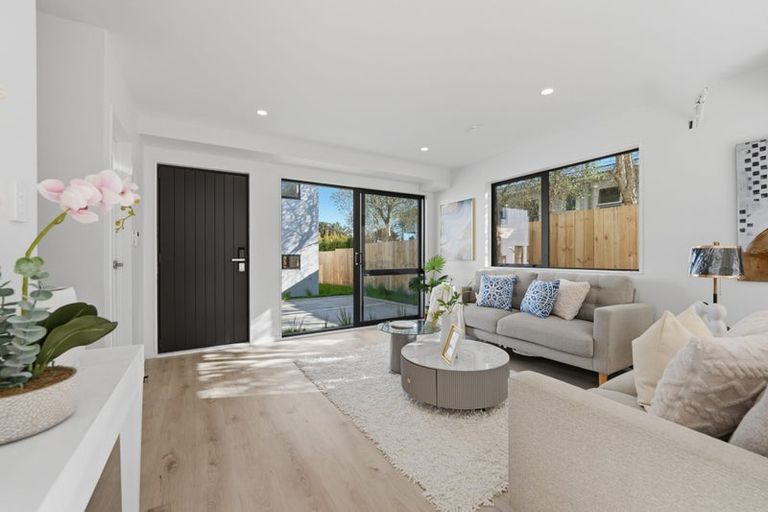 Photo of property in 3 Gill Avenue, Te Atatu Peninsula, Auckland, 0610