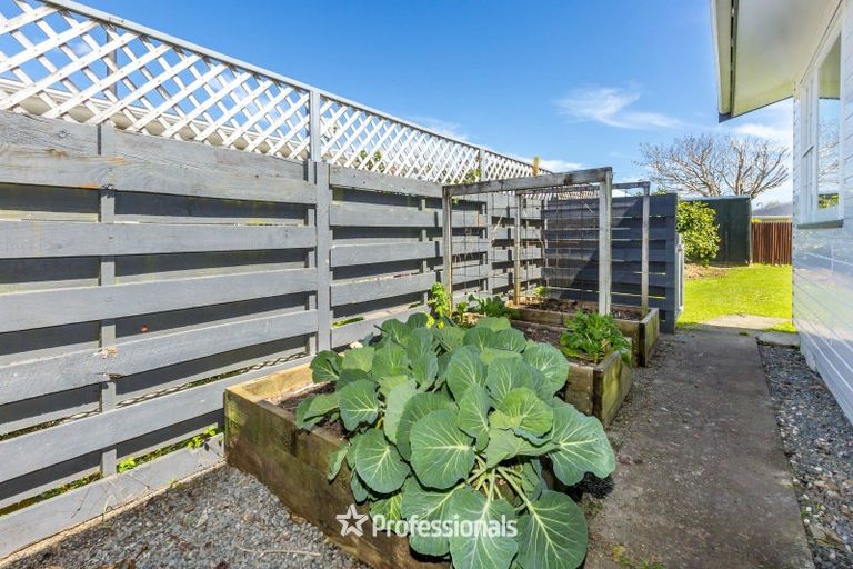 Photo of property in 35 Tacoma Drive, Totara Park, Upper Hutt, 5018