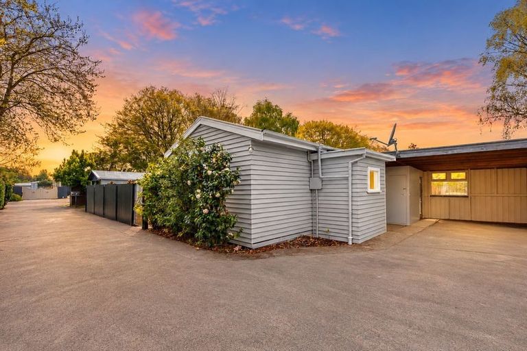 Photo of property in 1/17 Barnes Road, Redwood, Christchurch, 8051