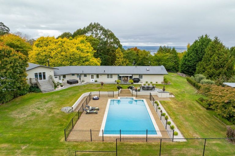 Photo of property in 142 Gillespie Place, Acacia Bay, Taupo, 3385