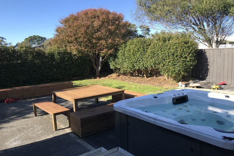 Photo of property in 9 Walsh Road, Westown, New Plymouth, 4310