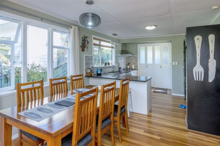 Photo of property in 97 Kawiu Road, Levin, 5510