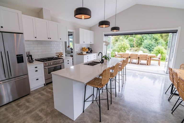 Photo of property in 16 Taruna Place, Havelock North, 4130