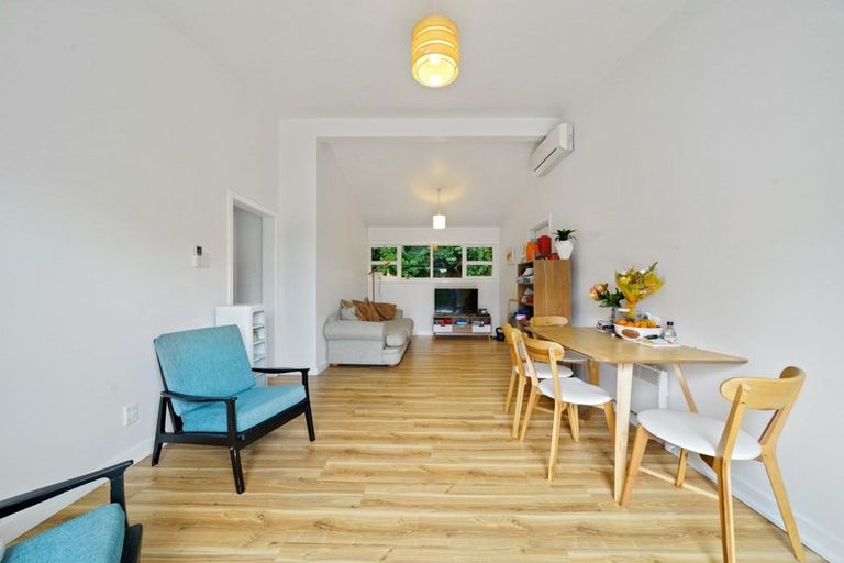 Photo of property in 143 Seatoun Heights Road, Miramar, Wellington, 6022