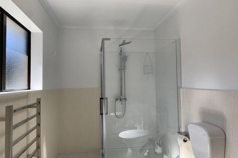 Photo of property in 6 Fleetwood Drive, Henderson, Auckland, 0612