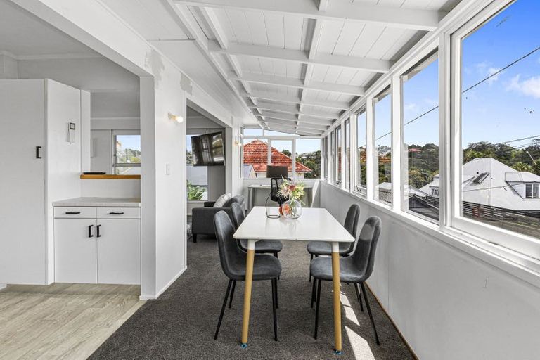 Photo of property in 10a Church Street, Northcote Point, Auckland, 0627