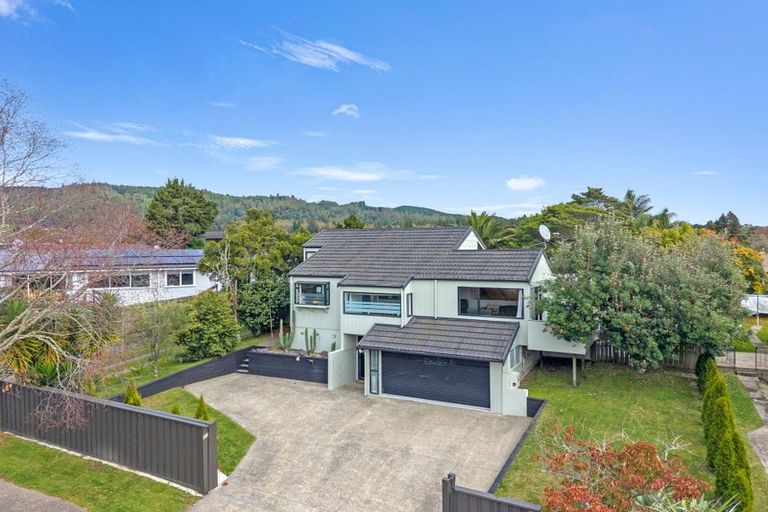 Photo of property in 11 Waitawa Place, Lynmore, Rotorua, 3010