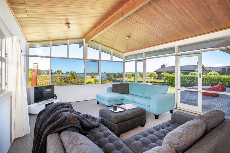 Photo of property in 70 Molesworth Drive, Mangawhai, 0505