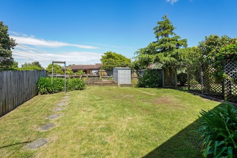 Photo of property in 5 Chilton Drive, Paraparaumu, 5032
