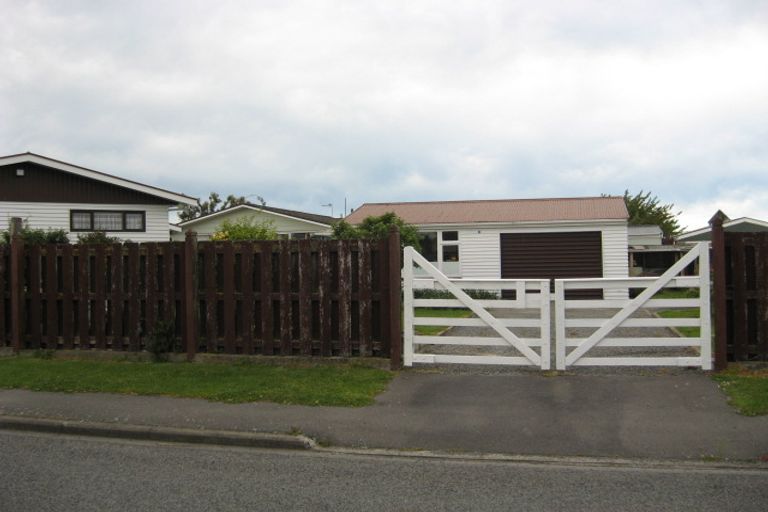 Photo of property in 1 Seadown Crescent, Amberley, 7410