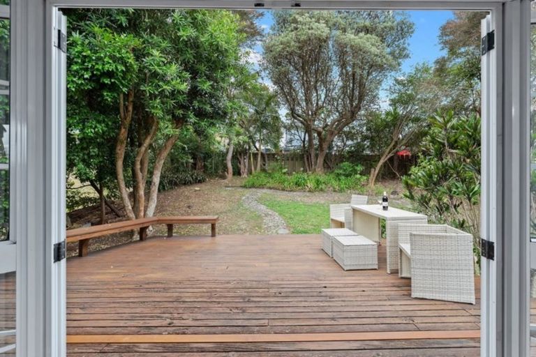 Photo of property in 2/21 Glamorgan Drive, Torbay, Auckland, 0630