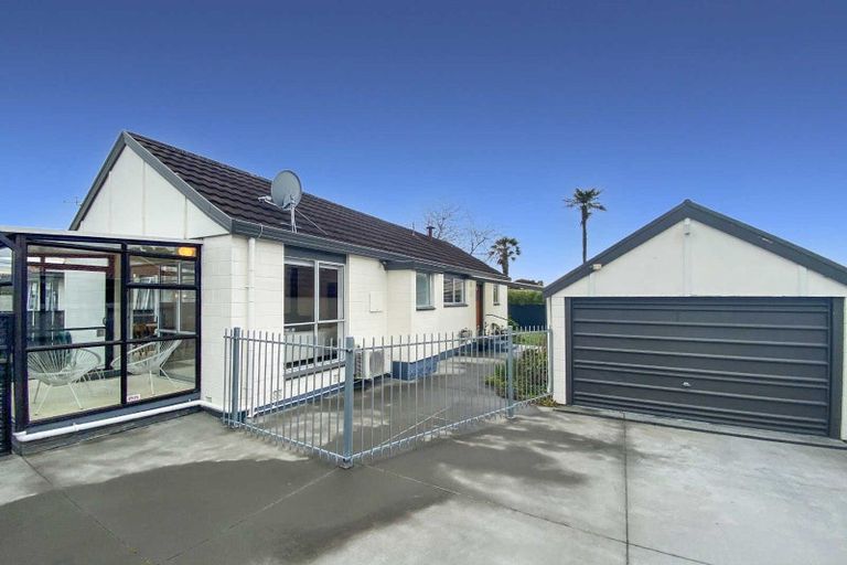 Photo of property in 2/20a Mcbratneys Road, Dallington, Christchurch, 8061