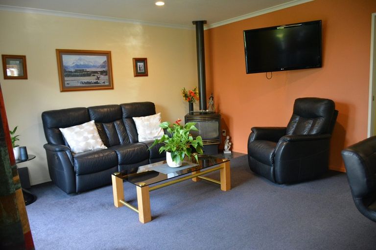 Photo of property in 11 Flemington Place, Taradale, Napier, 4112