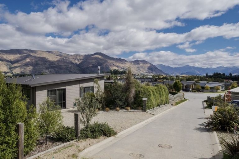 Photo of property in 16 Islington Place, Wanaka, 9305