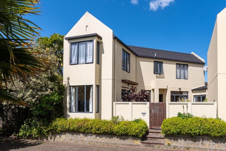 Photo of property in 36 Vinograd Drive, Te Atatu Peninsula, Auckland, 0610