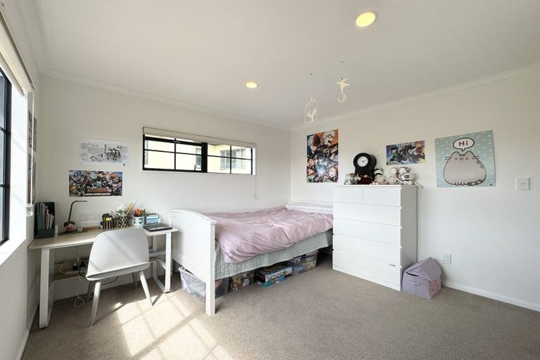 Photo of property in 54 Scarlet Oak Drive, Schnapper Rock, Auckland, 0632