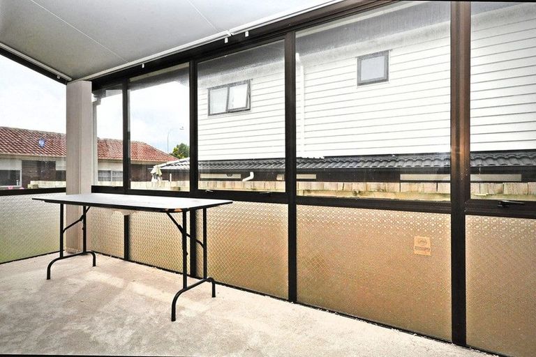 Photo of property in 12a Sturdee Road, Manurewa, Auckland, 2102