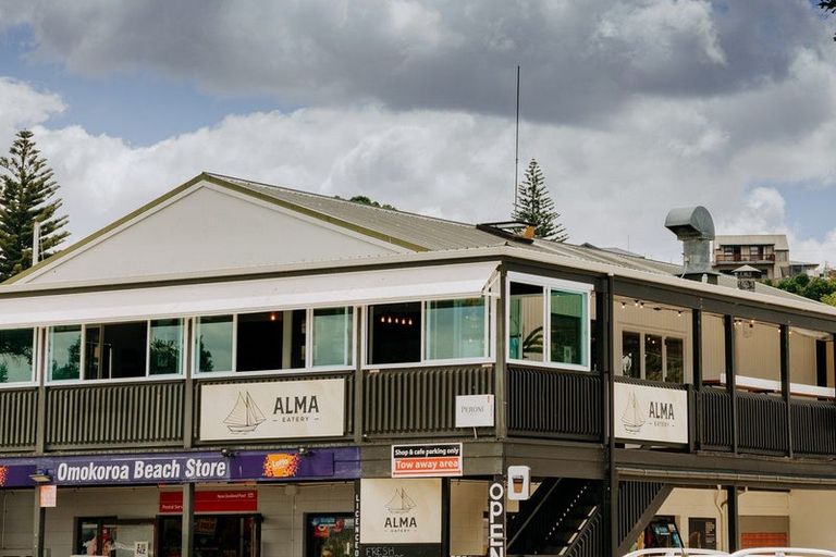 Photo of property in 21 Omokoroa Road, Omokoroa, 3114