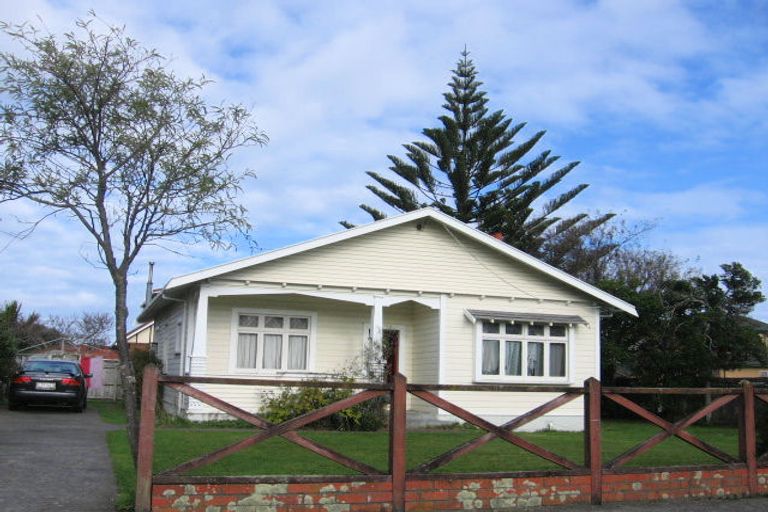 Photo of property in 5 Wai-iti Crescent, Woburn, Lower Hutt, 5010