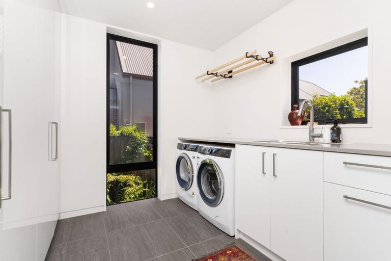 Photo of property in 35 Poynder Avenue, Merivale, Christchurch, 8014