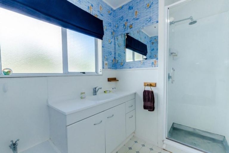 Photo of property in 96 Queens Road, Waikanae Beach, Waikanae, 5036