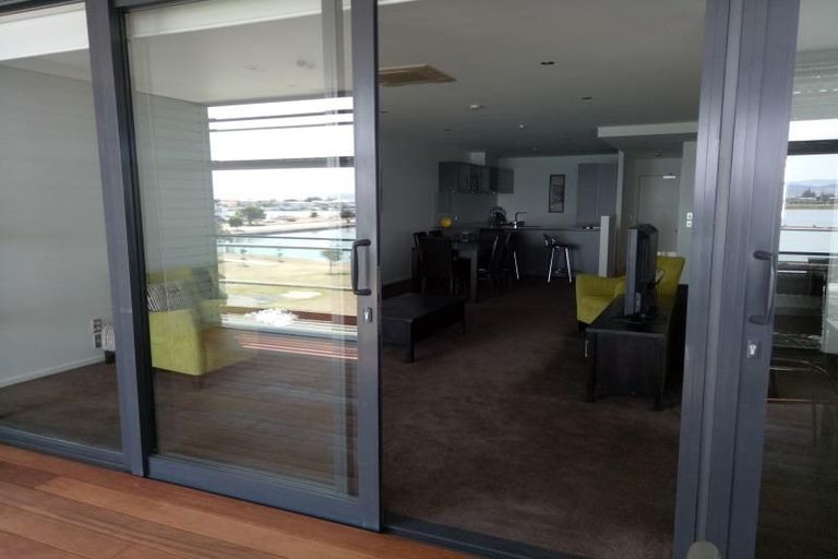 Photo of property in 407/7 Humber Street, Pandora, Napier, 4110