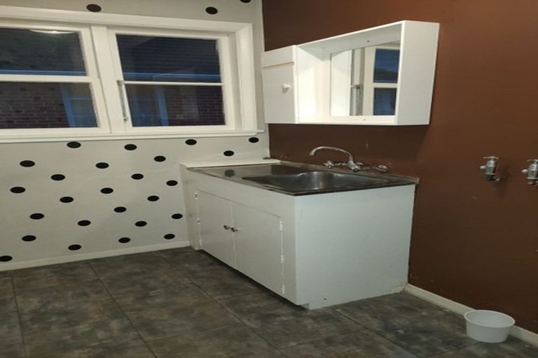 Photo of property in 36 Gibbons Street, Upper Hutt Central, Upper Hutt, 5018