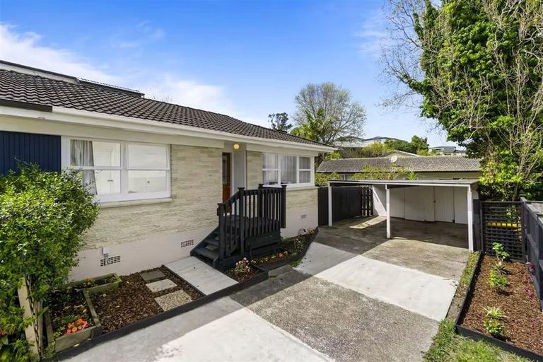 Photo of property in 2/47 Hogans Road, Glenfield, Auckland, 0629