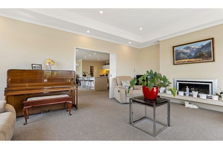 Photo of property in 4 Bernice Crescent, Yaldhurst, Christchurch, 8042