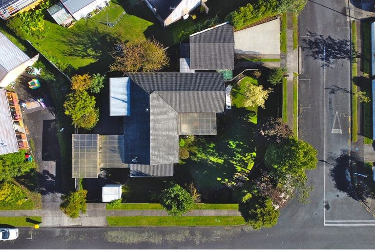 Photo of property in 1 Camellia Place, Hamilton Lake, Hamilton, 3204