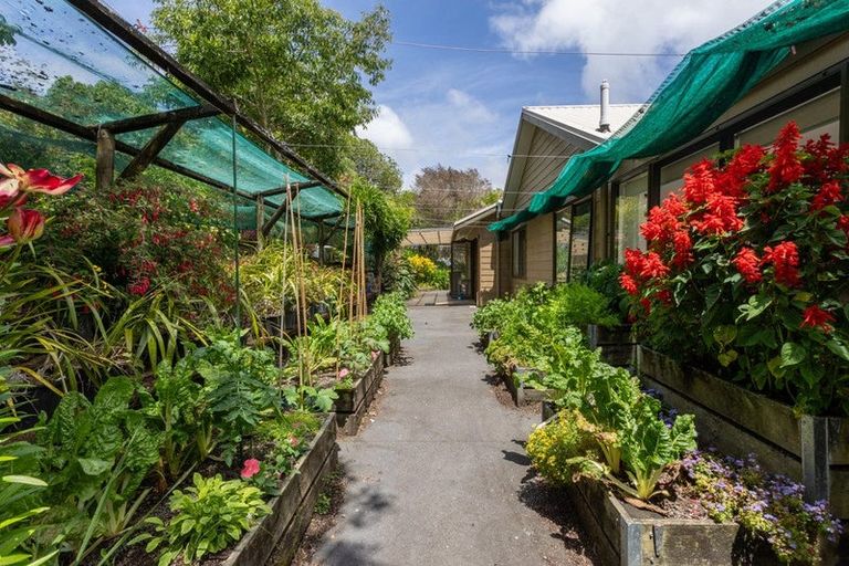 Photo of property in 1688 South Head Road, South Head, Helensville, 0874