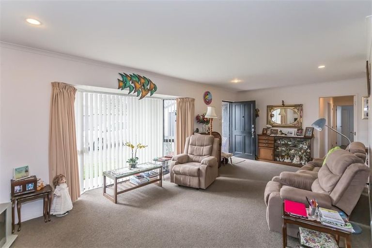 Photo of property in 12 Belle Maison Court, Levin, 5510