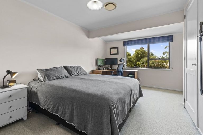 Photo of property in 3 Scarlock Avenue, Browns Bay, Auckland, 0630