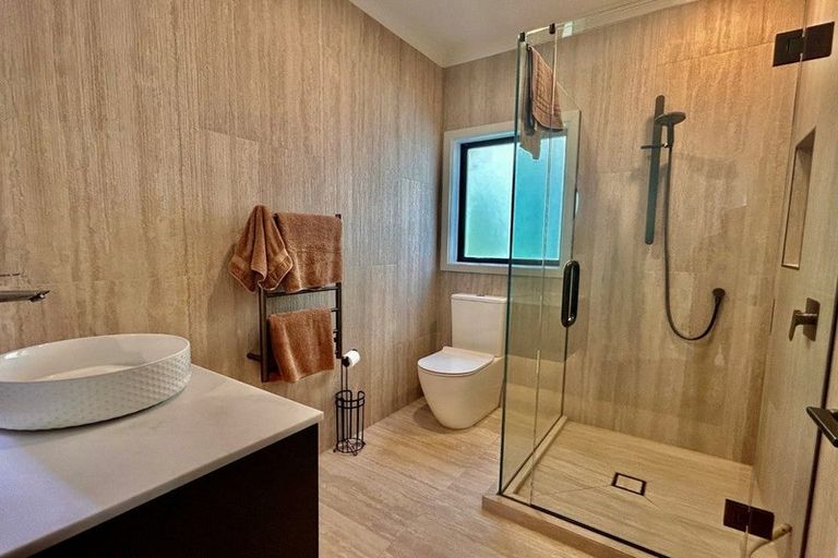 Photo of property in 93 Oak Road, Poraiti, Napier, 4112