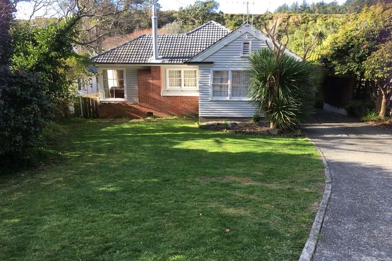 Photo of property in 19 Willowbank Road, Tawa, Wellington, 5028