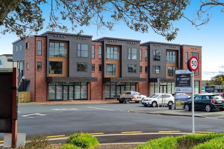 Photo of property in 2/1 Egremont Street, Belmont, Auckland, 0622