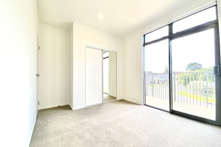 Photo of property in 588d Te Atatu Road, Te Atatu Peninsula, Auckland, 0610