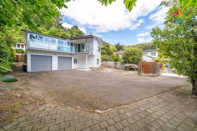 Photo of property in 49b Norton Park Avenue, Fairfield, Lower Hutt, 5011