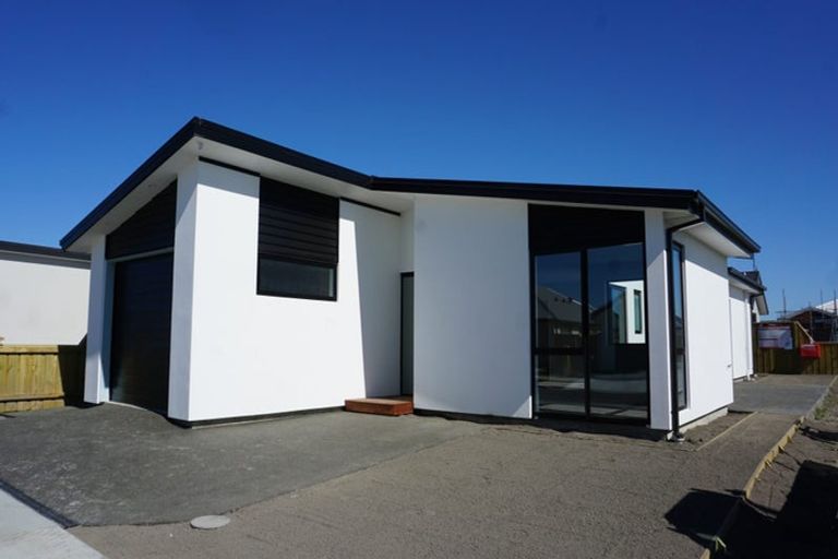 Photo of property in 4 Te Pakiaka Road, Pegasus, 7612