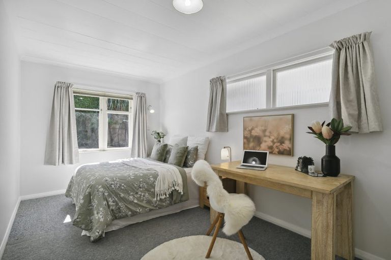 Photo of property in 1 Melrose Road, Island Bay, Wellington, 6023