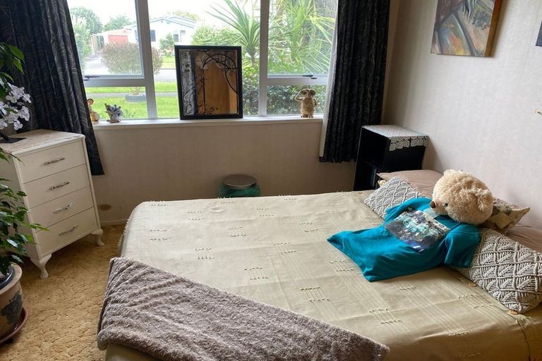 Photo of property in 2 Rutland Place, Milson, Palmerston North, 4414