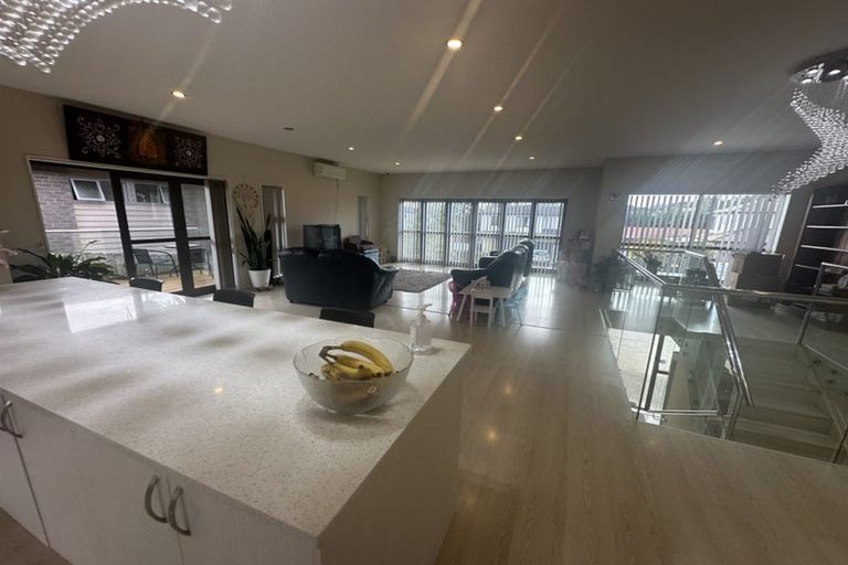 Photo of property in 26 Midhurst Avenue, Henderson, Auckland, 0612