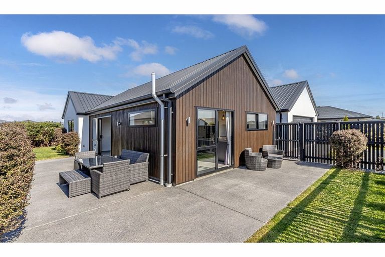 Photo of property in 22 Luxembourg Crescent, Halswell, Christchurch, 8025